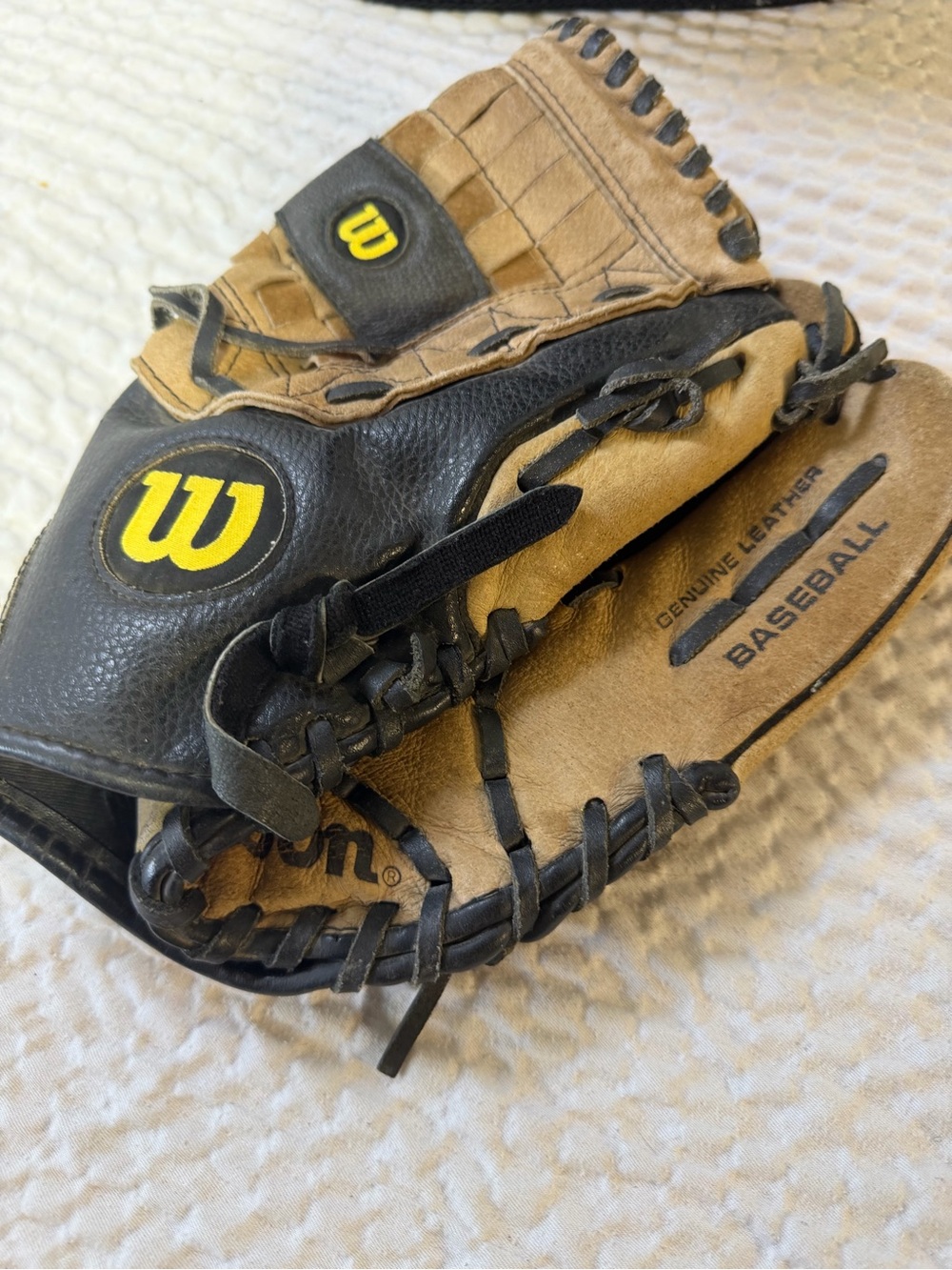 Wilson Tan & Black Leather Baseball Glove